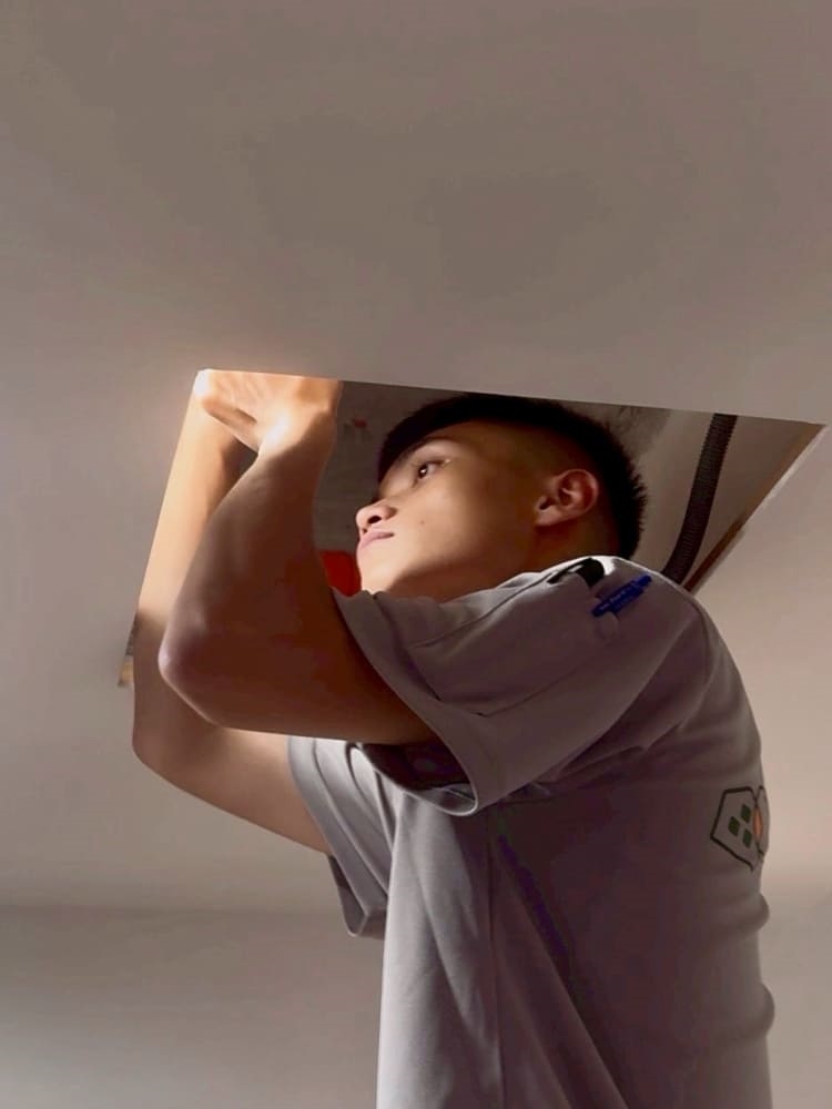 天花板管道間檢驗