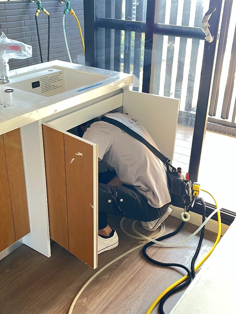 洗碗槽管線安裝滲漏檢測、櫃體品質檢測